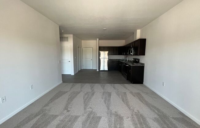 1 bed, 1 bath, 738 sqft, $1,125, Unit 434