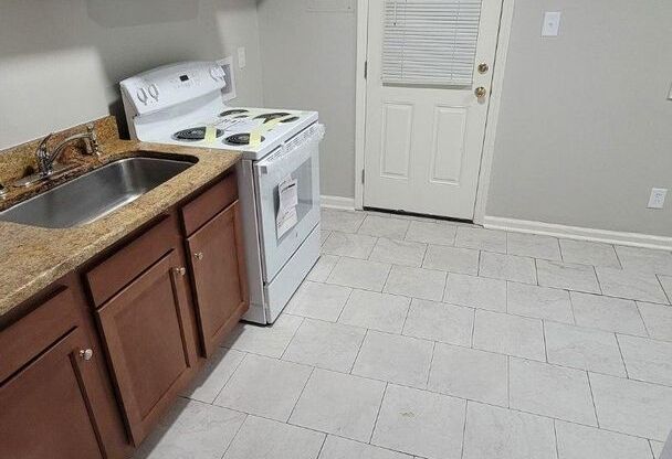 400 426 GREENBRIAR RD