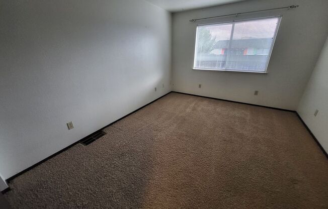 1 bed, 1 bath, $1,095, Unit LON1888-102