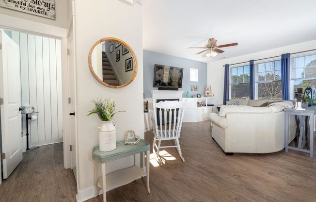 Hickory Half Acre with 4 beds 2.5 baths