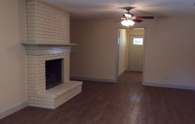 Move in Ready 3/2 Home in Frisco!