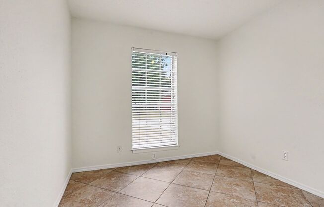 4 beds, 2 baths, $1,725