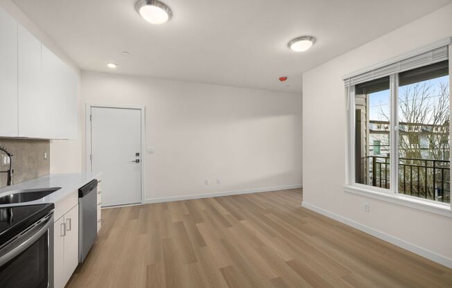 1 bed, 1 bath, 427 sqft, $1,595, Unit 8120 - 211