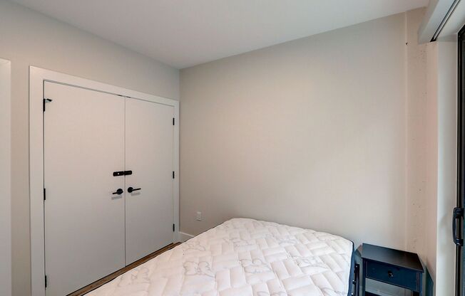 1 bed, 1 bath, 120 sqft, $1,225