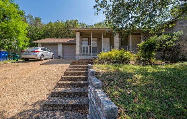 Charming 2-Bedroom, 1-Bath Duplex in Northwest Hills!