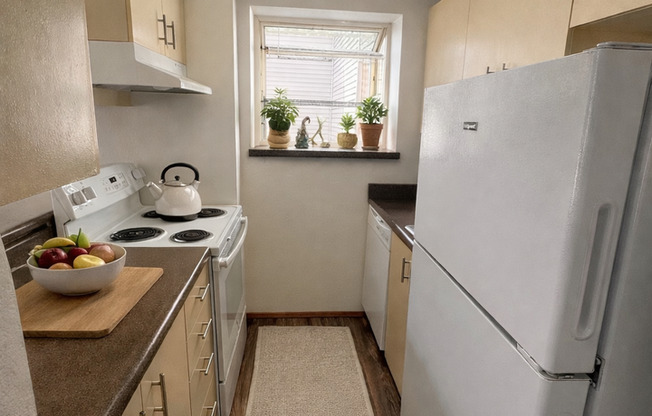 2 beds, 1 bath, 760 sqft, $1,995, Unit 411D