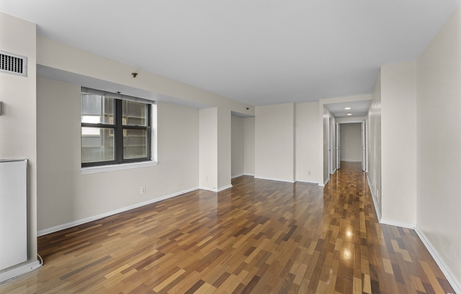 3 beds, 2 baths, 1,430 sqft, $7,600, Unit 1501