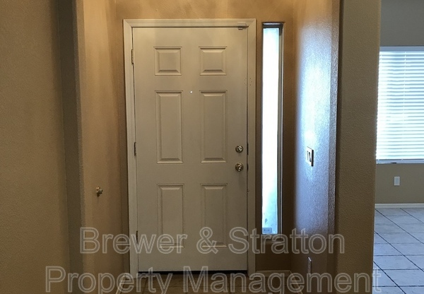 3 beds, 2 baths, 1,524 sqft, $1,800