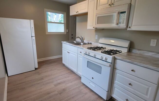 West Side Single-Family 2-Bed - AVAILABLE NOW!