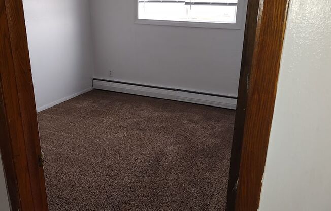 1 bed, 1 bath, 700 sqft, $700, Unit 10