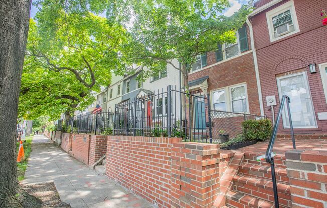 Lovely 2 BR/1 BA Townhome in NoMa!