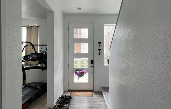 Modern 3 Bed/3 Bath Townhome in Broomfield - Available August 4th