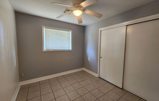 3 beds, 1 bath, $1,200