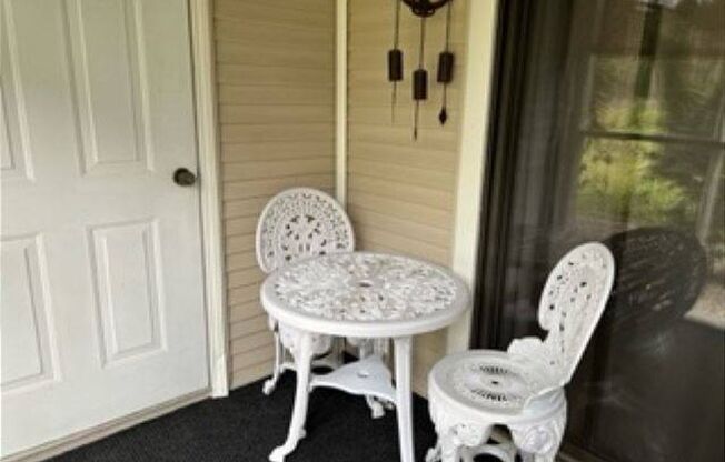 2 beds, 2 baths, $1,295