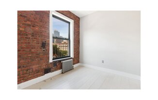 459 W 50th St