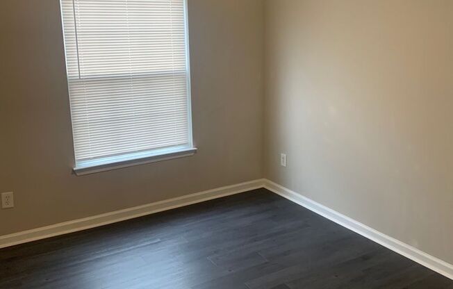 PRICE REDUCED! Ready to Move-In! Beautiful 3 BD/ 2 BATH Condo