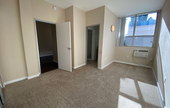 2 beds, 1.5 baths, $1,995, Unit 114