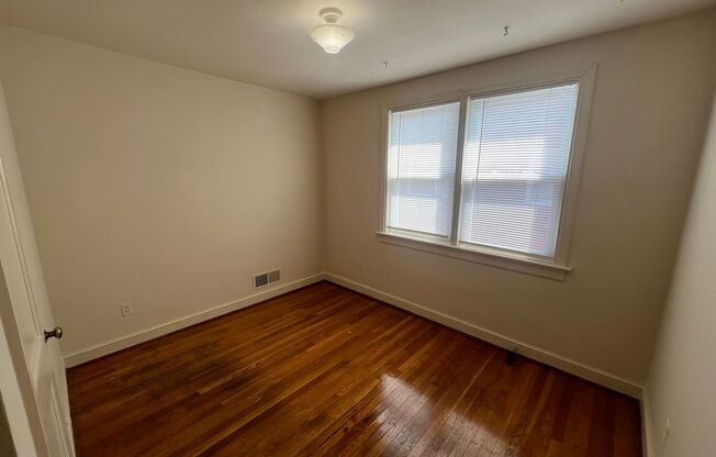 2 beds, 1 bath, $1,550