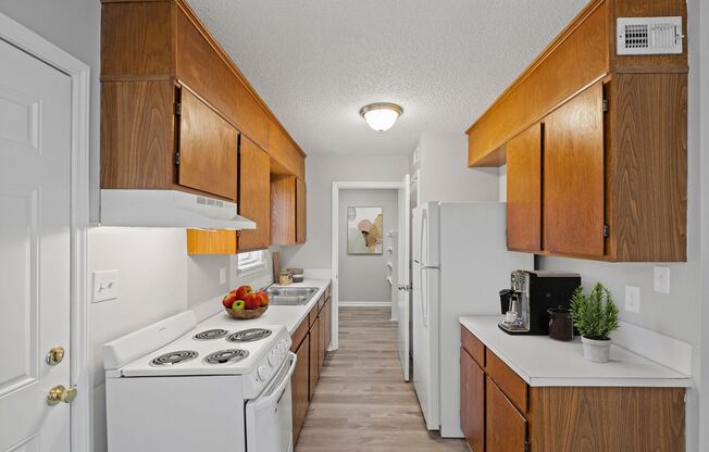 1 bed, 1 bath, 624 sqft, $995, Unit 918-918C Foxcroft