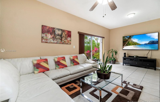 14053 SW 49 ST