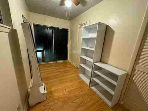 21401 W HAMMOND DR