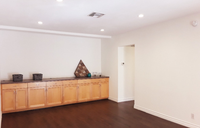 808-812 Westmount Drive