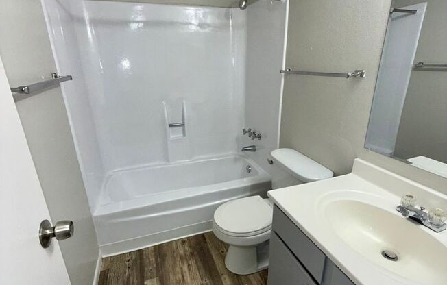 1 bed, 1 bath, 575 sqft, $944, Unit 141