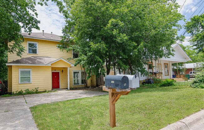 1702 Singleton Ave