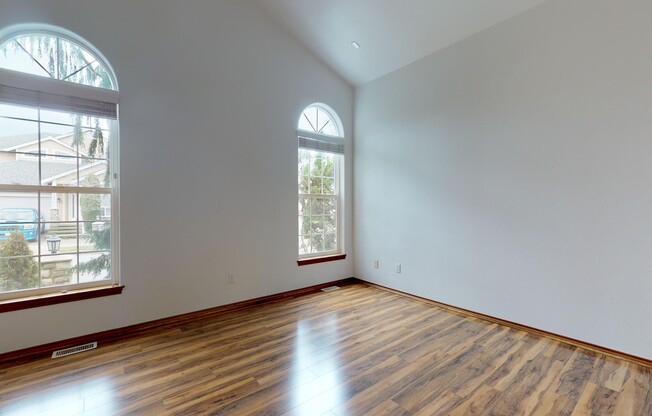 3 beds, 2.5 baths, $3,400