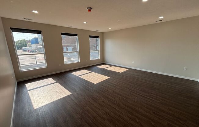 Studio, 1 bath, 660 sqft, $1,395, Unit 522 - S857 ADA Unit