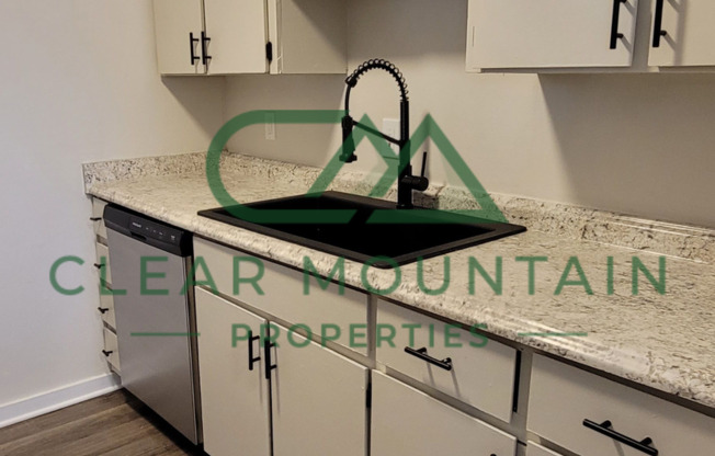 2 beds, 1 bath, 980 sqft, $1,225, Unit 52
