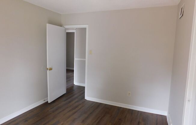 3 beds, 1 bath, $1,250