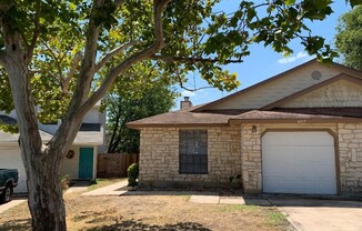 GREAT DUPLEX - ROUND ROCK SCHOOLS!!