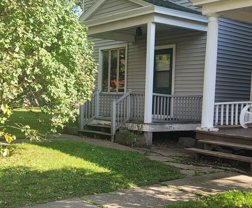 3 beds, 1 bath, $1,800