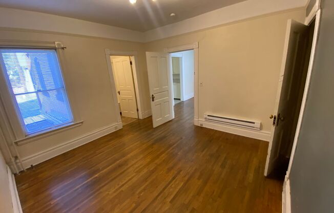 2 beds, 1 bath, 900 sqft, $1,550, Unit 512