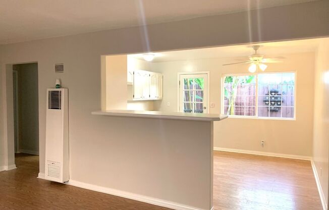 2 beds, 1 bath, $2,495, Unit 15430 1/2