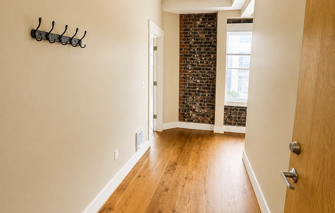 2021 Morrison / Kingston