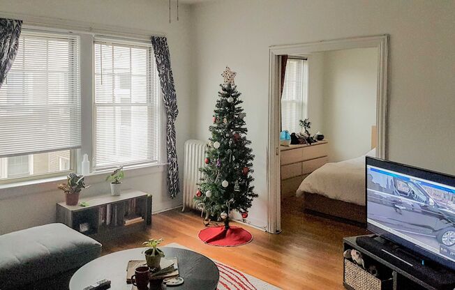 1 bed, 1 bath, 670 sqft, $1,635, Unit 1922-3
