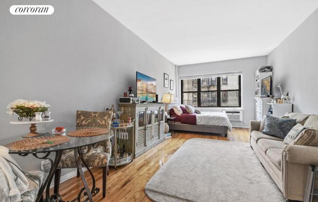 414 E 88 ST