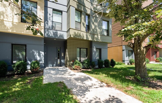 127 HYDE PARK