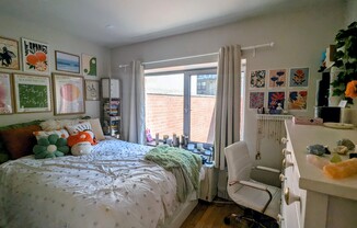 2 beds, 1 bath, $5,650, Unit 2A