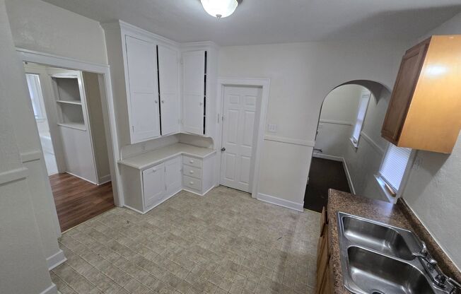 3302-3304 Parkwood