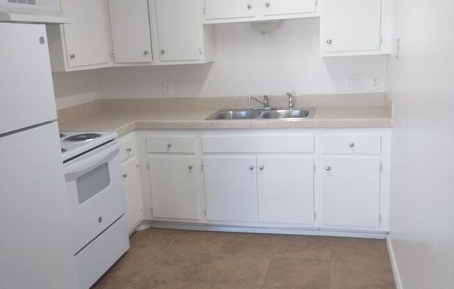 1 bed, 1 bath, $1,950, Unit 43