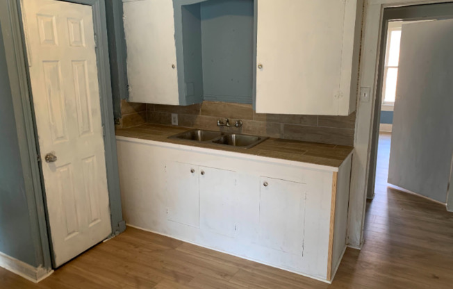 1215 W ARLINGTON AVE