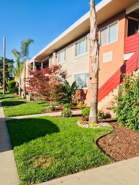 2 beds, 1 bath, 800 sqft, $2,395, Unit 925 Pomeroy Unit 11