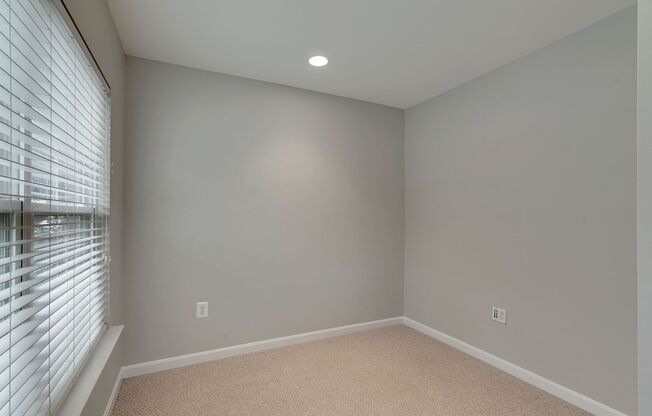 COMING SOON - Great 4 level end unit TH in Cameron Station