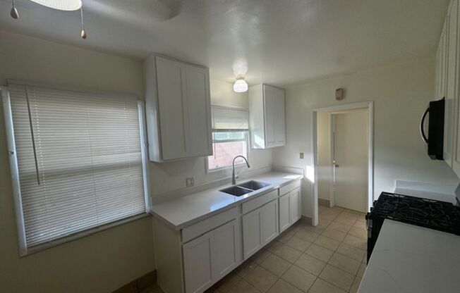 1 bed, 1 bath, $1,850, Unit 5891-B