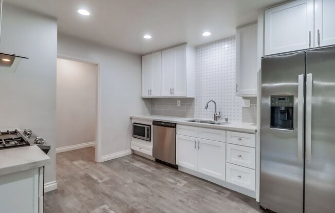 Imperial Beach, Gorgeous 4 bed 2 bath home with Bonus office or bedroom with amazing large yard!!