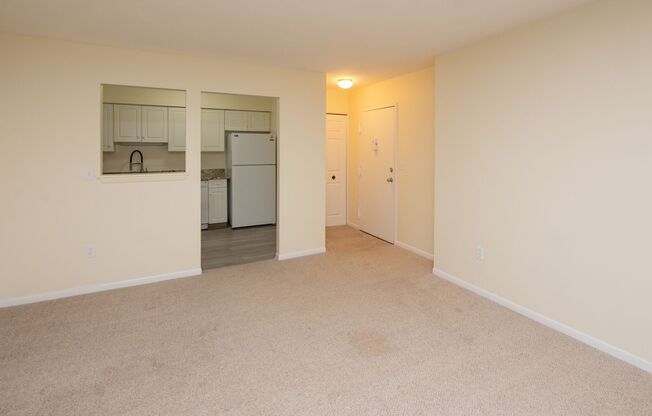 2 beds, 1 bath, 1,036 sqft, $1,975, Unit 502M