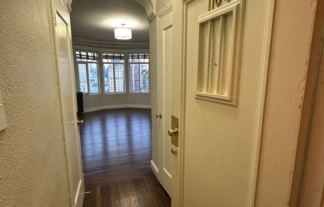 Studio, 1 bath, $1,695, Unit 1105